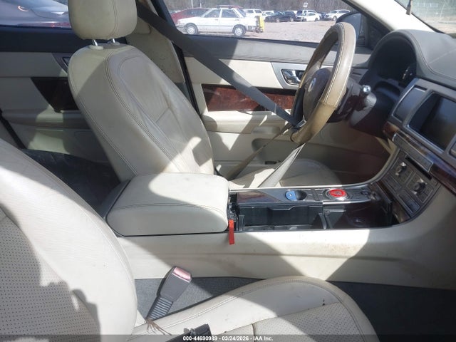 2010 JAGUAR XF SAJWA0GB5ALR65016 Photo 4