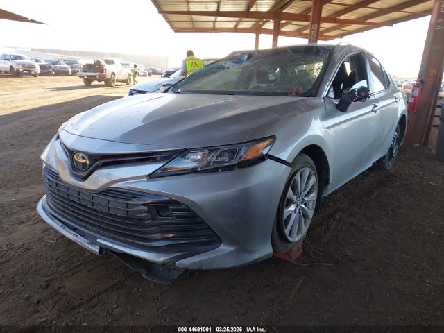 2018 Toyota Camry Le მანქანა იყიდება აუქციონზე, vin: JTNB11HK9J3026237, აუქციონის ნომერი: 44691001