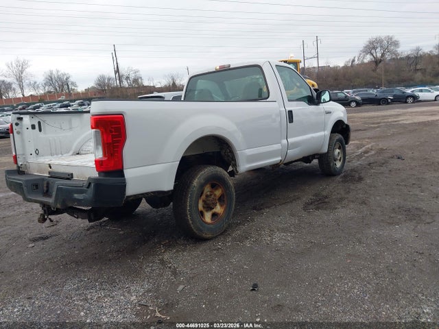 2006 Ford F250 Super Duty მანქანა იყიდება აუქციონზე, vin: 1FTNF21566ED48455, აუქციონის ნომერი: 44691025
