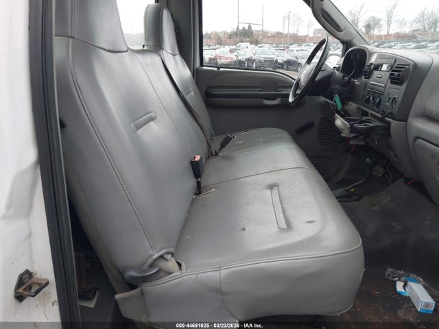 2006 Ford F250 Super Duty მანქანა იყიდება აუქციონზე, vin: 1FTNF21566ED48455, აუქციონის ნომერი: 44691025