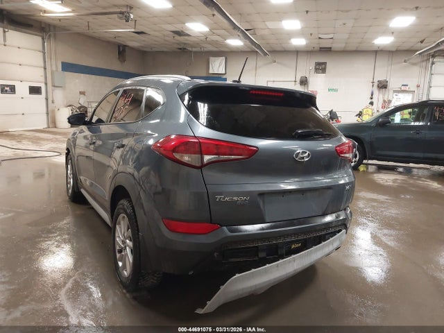 44691075 :رقم المزاد ، KM8J33A26HU393421 vin ، 2017 Hyundai Tucson Eco مزاد بيع