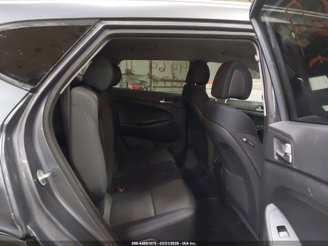 44691075 :رقم المزاد ، KM8J33A26HU393421 vin ، 2017 Hyundai Tucson Eco مزاد بيع