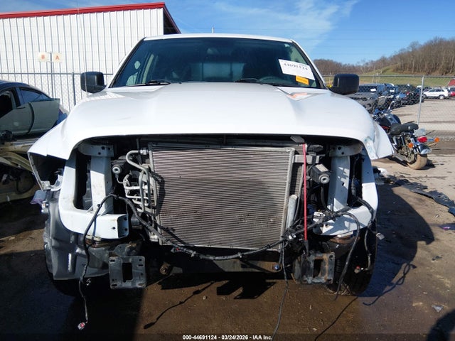 44691124 :رقم المزاد ، 1C6RR7TT8KS516875 vin ، 2019 Ram 1500 Classic مزاد بيع