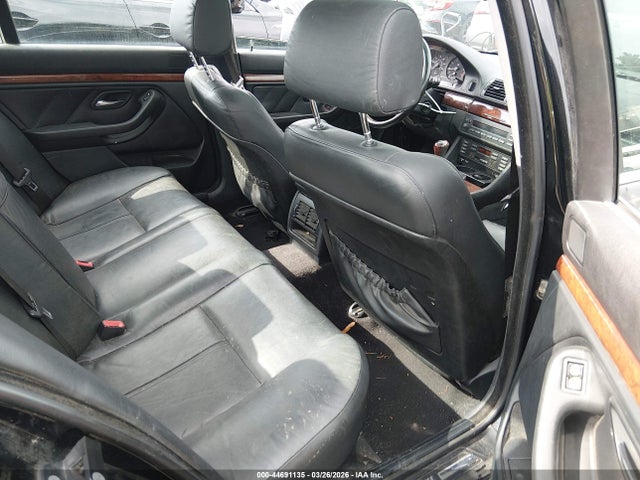 44691135 :رقم المزاد ، WBADT33463GF43941 vin ، 2003 Bmw 525i مزاد بيع