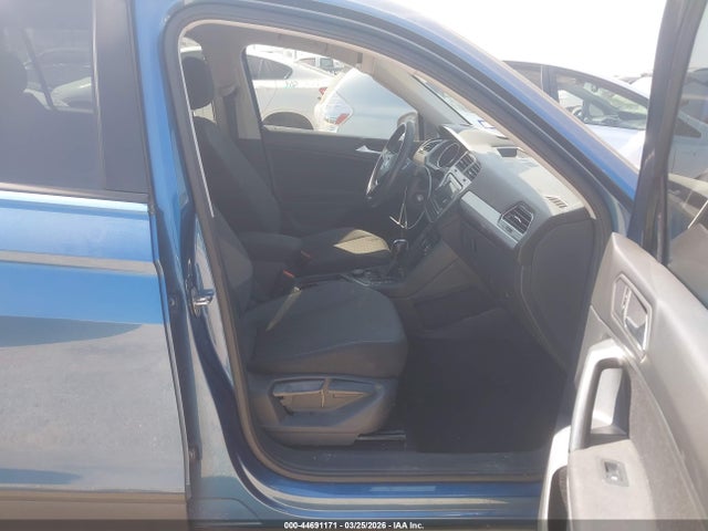 2019 VOLKSWAGEN TIGUAN 3VV0B7AX4KM006349 Photo 4