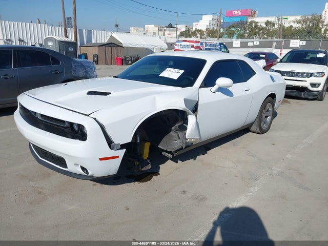 Dodge Challenger Sxt 2018 2C3CDZAG0JH245822 Image 2