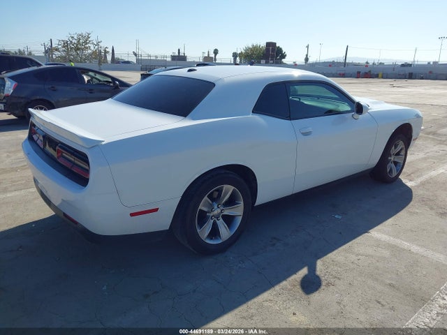 Dodge Challenger Sxt 2018 2C3CDZAG0JH245822 Image 4