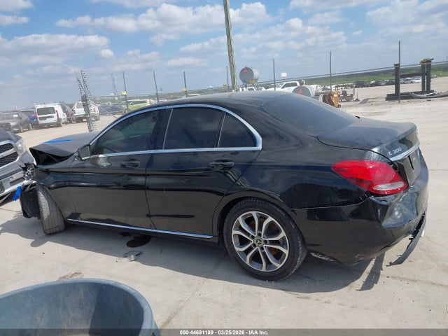 44691199 :رقم المزاد ، 55SWF4JB3HU217599 vin ، 2017 Mercedes-benz C 300 مزاد بيع