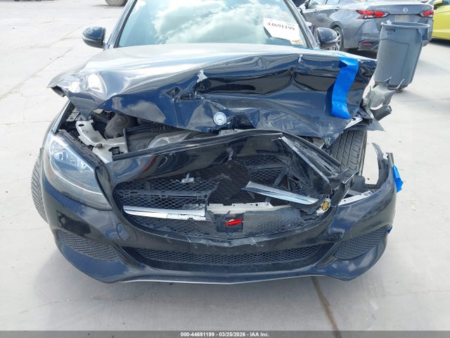 44691199 :رقم المزاد ، 55SWF4JB3HU217599 vin ، 2017 Mercedes-benz C 300 مزاد بيع
