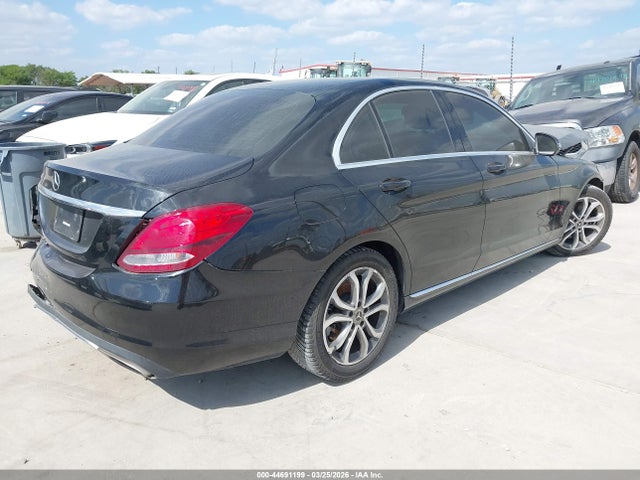 44691199 :رقم المزاد ، 55SWF4JB3HU217599 vin ، 2017 Mercedes-benz C 300 مزاد بيع