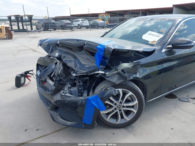 44691199 :رقم المزاد ، 55SWF4JB3HU217599 vin ، 2017 Mercedes-benz C 300 مزاد بيع