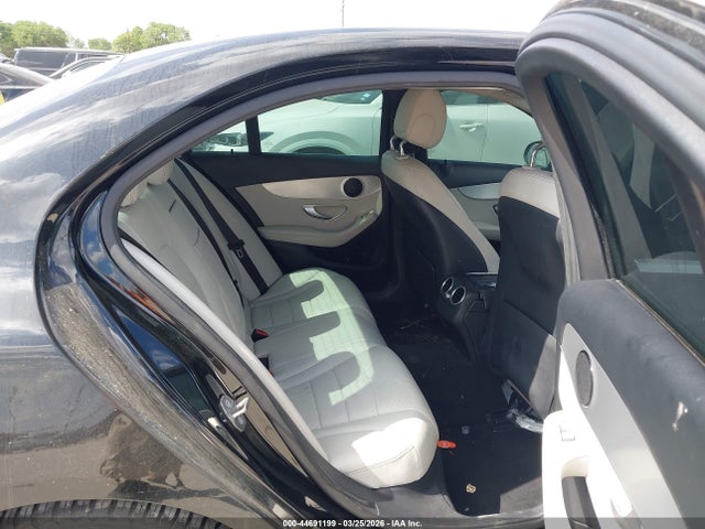 44691199 :رقم المزاد ، 55SWF4JB3HU217599 vin ، 2017 Mercedes-benz C 300 مزاد بيع