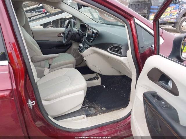 Продажа на аукционе авто 2017 Chrysler Pacifica Touring, vin: 2C4RC1DG1HR654289, номер лота: 44691266