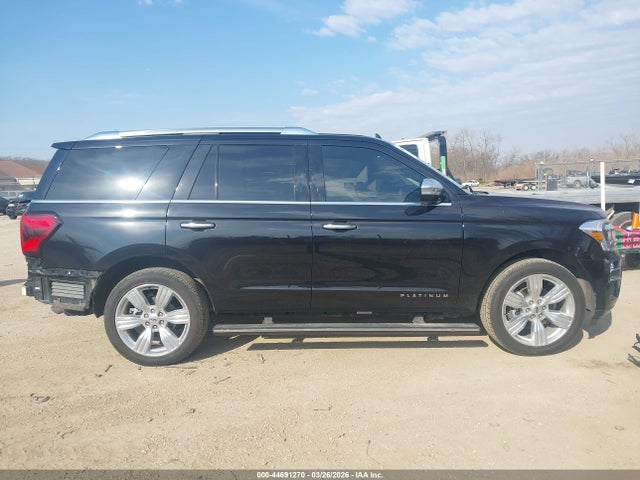 1FMJU1MT3NEA54031 Ford Expedition Platinum