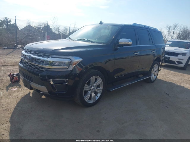 1FMJU1MT3NEA54031 Ford Expedition Platinum