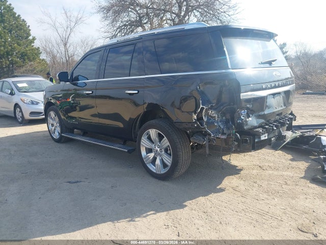 1FMJU1MT3NEA54031 Ford Expedition Platinum