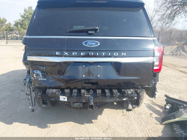 1FMJU1MT3NEA54031 Ford Expedition Platinum