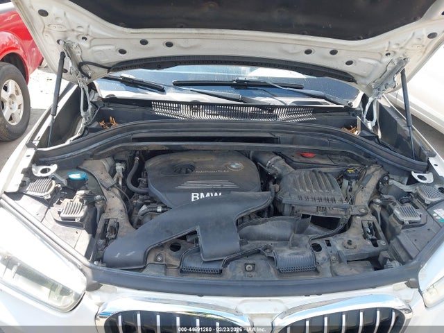 2017 BMW X1 WBXHT3C36H5F84135 Photo 9