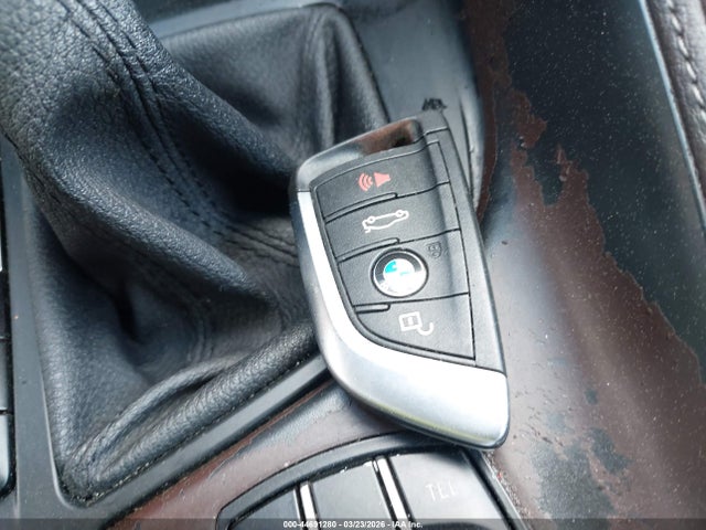 2017 BMW X1 WBXHT3C36H5F84135 Photo 10