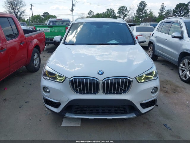 2017 BMW X1 WBXHT3C36H5F84135 Photo 5