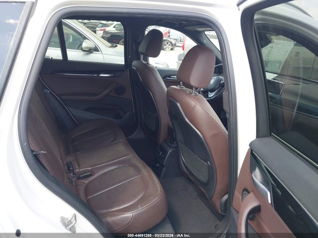 2017 BMW X1 WBXHT3C36H5F84135 Photo 7