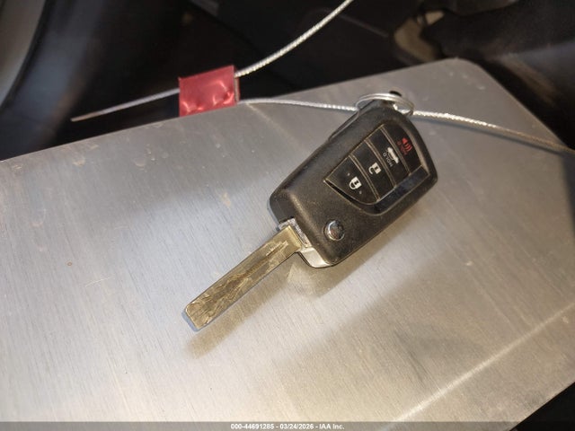 JTDEPMAE1N3031363 Toyota COROLLA LE