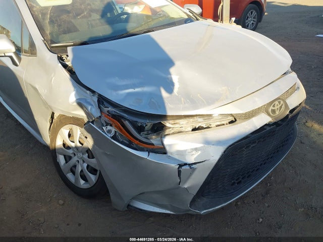 JTDEPMAE1N3031363 Toyota COROLLA LE