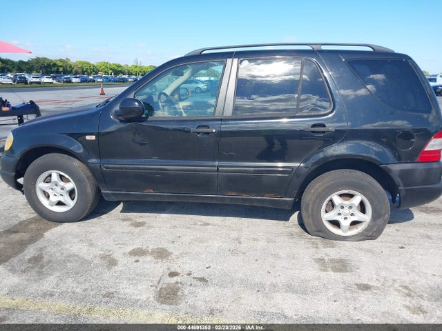 2000 Mercedes-benz Ml 320 მანქანა იყიდება აუქციონზე, vin: 4JGAB54E3YA160182, აუქციონის ნომერი: 44691352