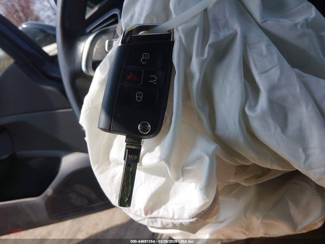 Продажа на аукционе авто 2015 Volkswagen Golf Gti 2.0t S W/performance Package 4-door, vin: 3VW447AU0FM100070, номер лота: 44691354