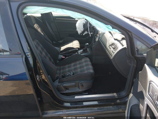 Продажа на аукционе авто 2015 Volkswagen Golf Gti 2.0t S W/performance Package 4-door, vin: 3VW447AU0FM100070, номер лота: 44691354