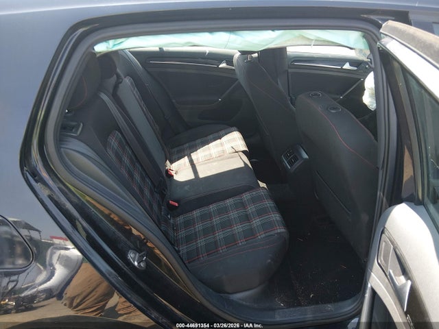 Продажа на аукционе авто 2015 Volkswagen Golf Gti 2.0t S W/performance Package 4-door, vin: 3VW447AU0FM100070, номер лота: 44691354