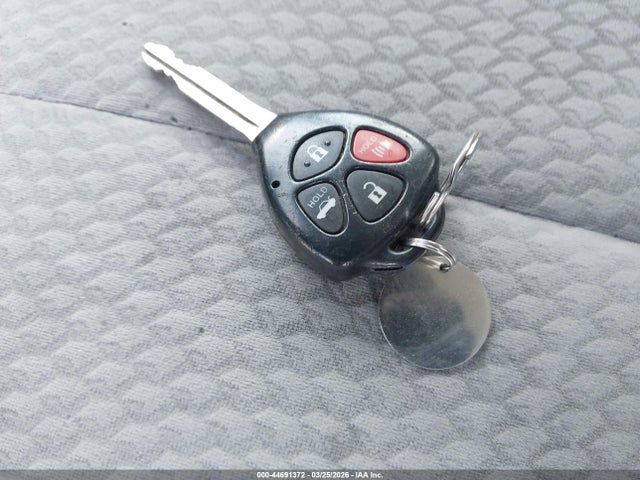 44691372 :رقم المزاد ، 4T1BF3EK1BU648294 vin ، 2011 Toyota Camry Le مزاد بيع