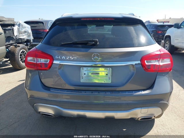 WDCTG4EB9KJ542912 Mercedes-Benz GLA 250