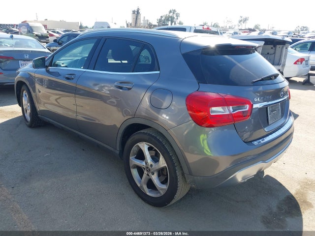 WDCTG4EB9KJ542912 Mercedes-Benz GLA 250