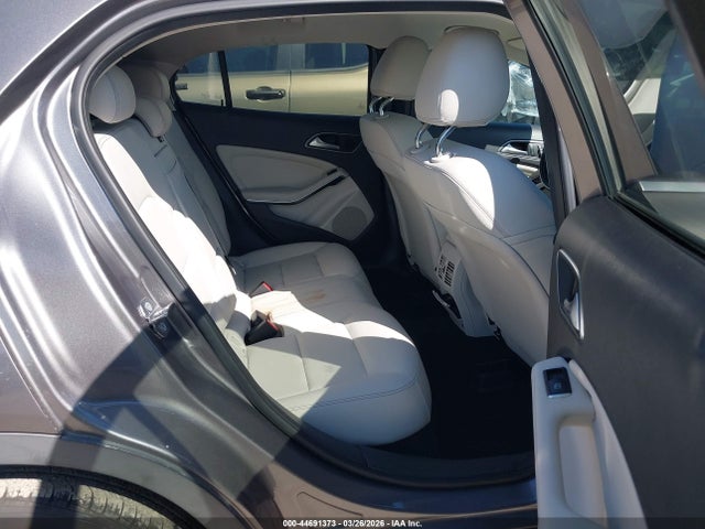 WDCTG4EB9KJ542912 Mercedes-Benz GLA 250
