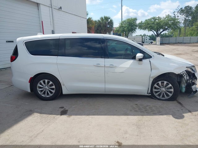 2018 Chrysler Pacifica Touring Plus მანქანა იყიდება აუქციონზე, vin: 2C4RC1FG1JR163529, აუქციონის ნომერი: 44691437