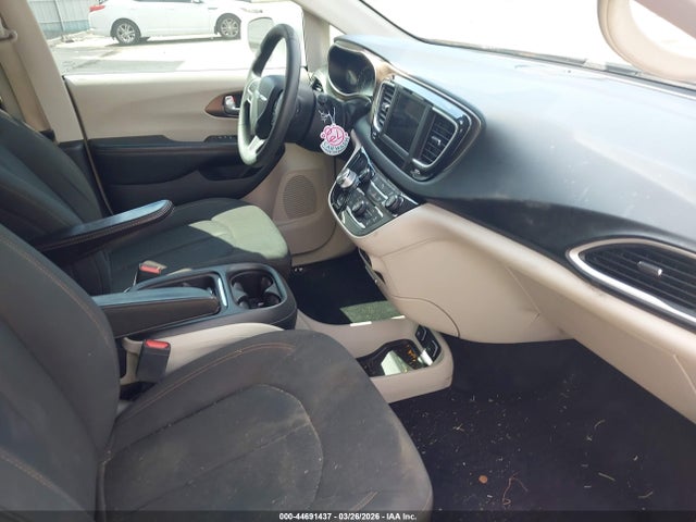 2018 CHRYSLER PACIFICA 2C4RC1FG1JR163529 Photo 4