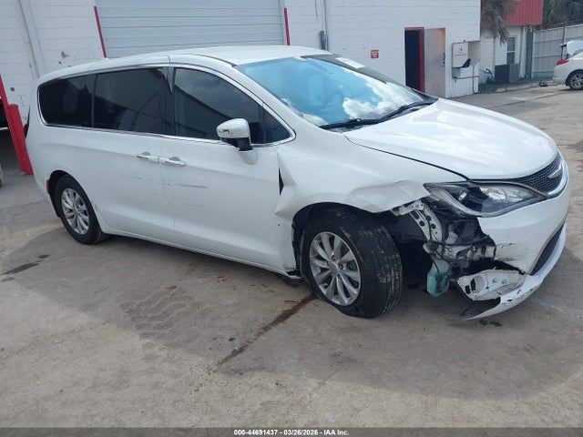 2018 CHRYSLER PACIFICA 2C4RC1FG1JR163529 Photo 5