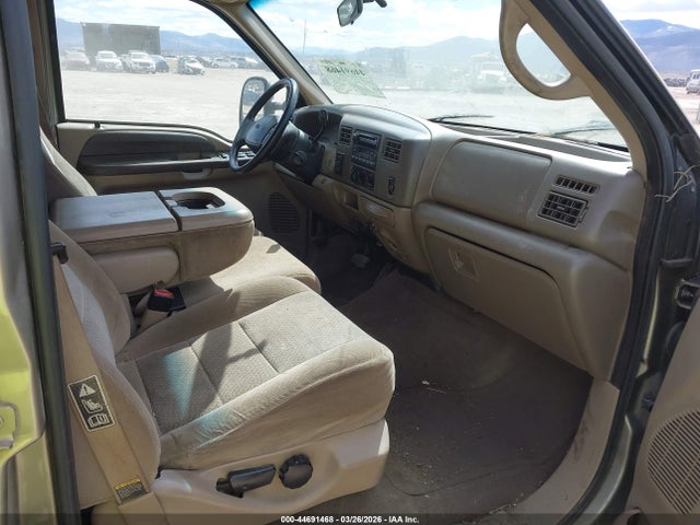 44691468 :رقم المزاد ، 1FTSW31F62EA06077 vin ، 2002 Ford F-350 Lariat/xl/xlt مزاد بيع