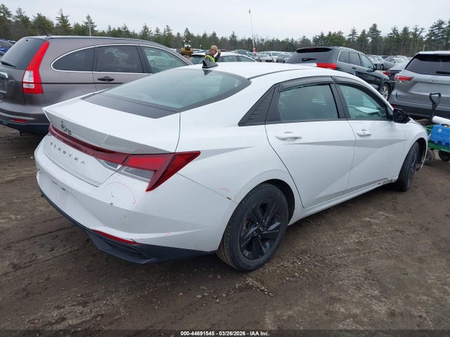 5NPLM4AG0MH031195 Hyundai ELANTRA SEL