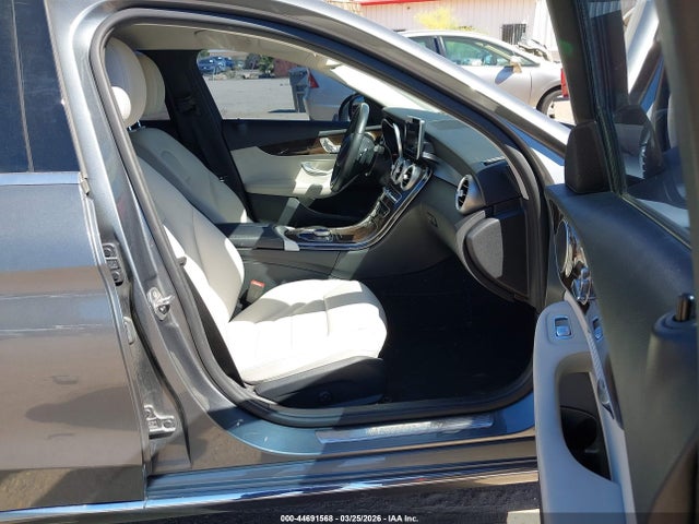 55SWF4JB3HU208594 Mercedes-Benz C 300
