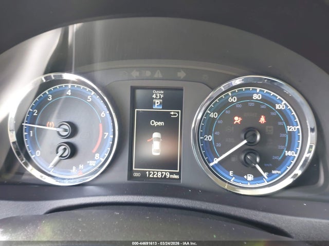 Продажа на аукционе авто 2018 Toyota Corolla Se, vin: 2T1BURHE1JC037079, номер лота: 44691613