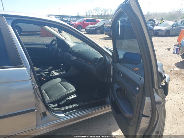 44691645 :رقم المزاد ، WBAET37414NH05891 vin ، 2004 Bmw 325i مزاد بيع