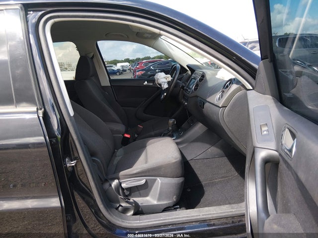 2018 Volkswagen Tiguan Limited 2.0t მანქანა იყიდება აუქციონზე, vin: WVGAV7AXXJK003144, აუქციონის ნომერი: 44691670