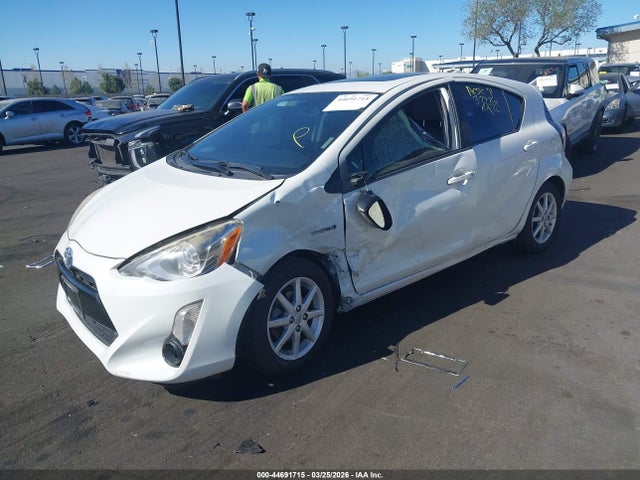 JTDKDTB35F1092666 Toyota Prius C Four