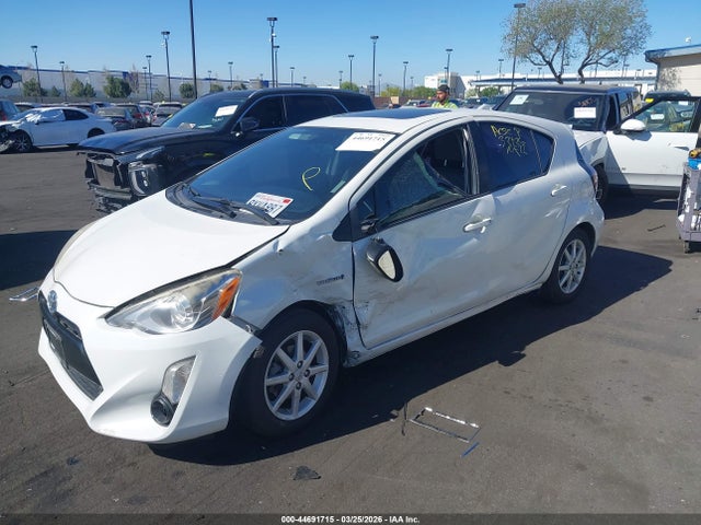 JTDKDTB35F1092666 Toyota Prius C Four