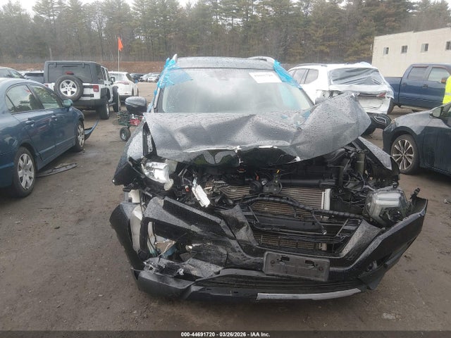 JN8AT2MV2HW002360 Nissan Rogue Sl