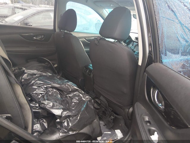 JN8AT2MV2HW002360 Nissan Rogue Sl