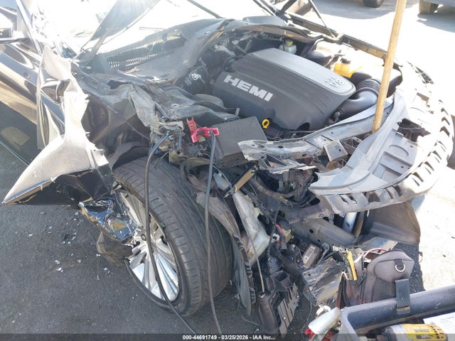 2011 Chrysler 300c მანქანა იყიდება აუქციონზე, vin: 2C3CA6CT2BH595665, აუქციონის ნომერი: 44691749