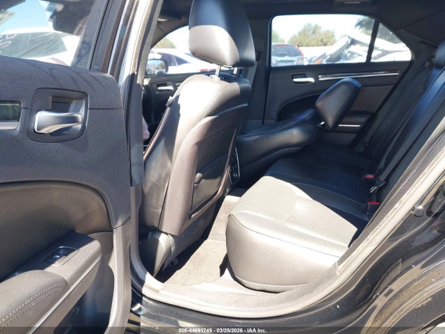 2011 Chrysler 300c მანქანა იყიდება აუქციონზე, vin: 2C3CA6CT2BH595665, აუქციონის ნომერი: 44691749